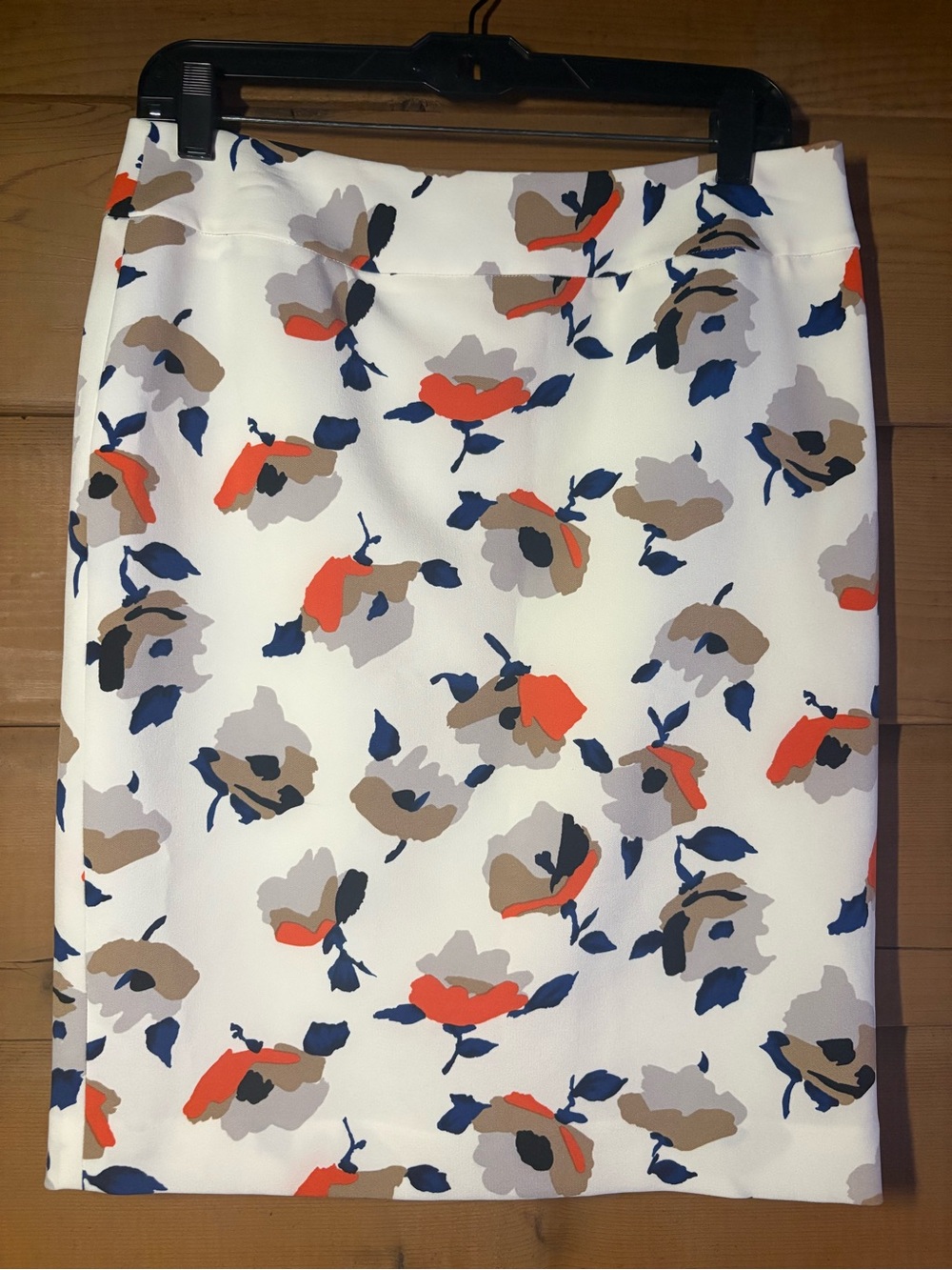 Nine West White Pencil Skirt with Orange, Navy and Tan Floral Print - Picture 4 of 13